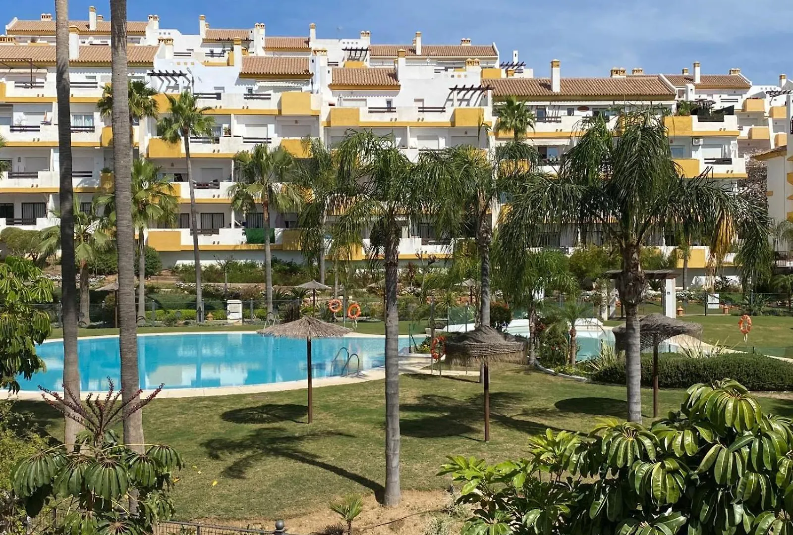 Lets In The Sun -Stunning Front Line Golf Apartment La Cala De Mijas Španělsko